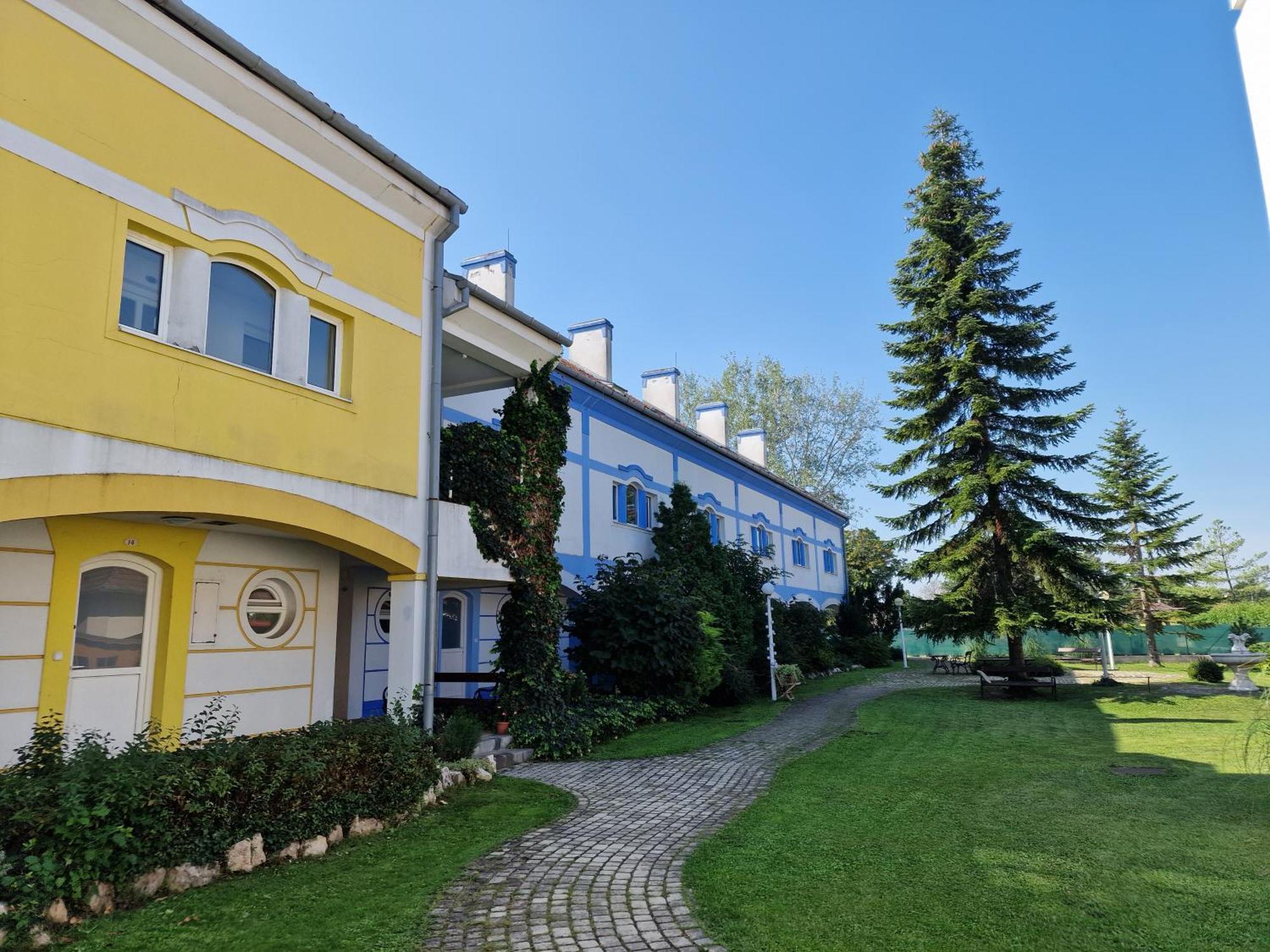Rozina Apartman Mosonmagyaróvár Екстериор снимка